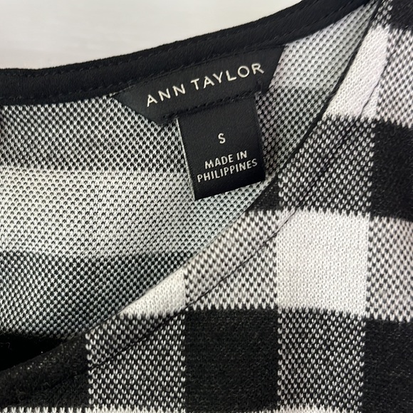 Ann Taylor top - Picture 2 of 8